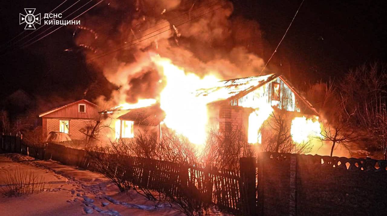 У пожежі на Київщині загинули матір і двоє підлітків